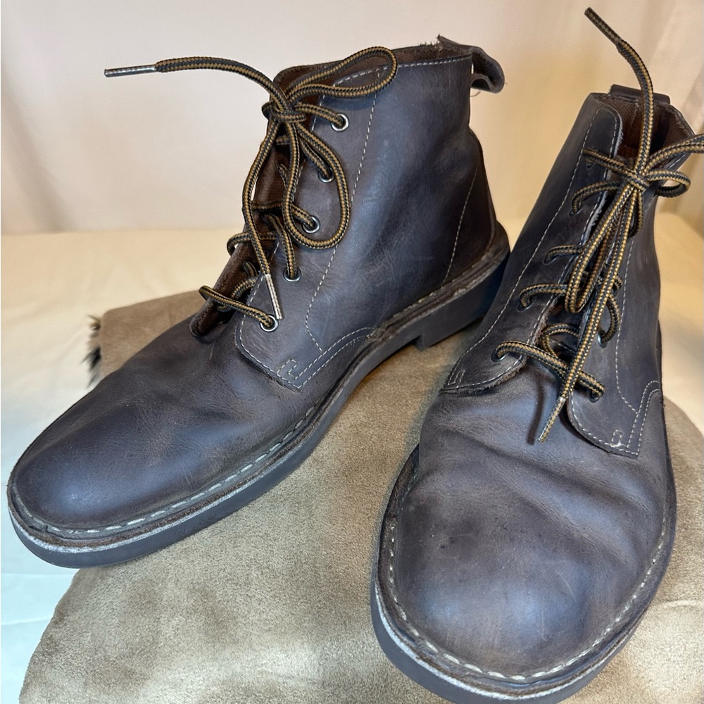Clark’s Men's Brown Leather Boots Sz 10